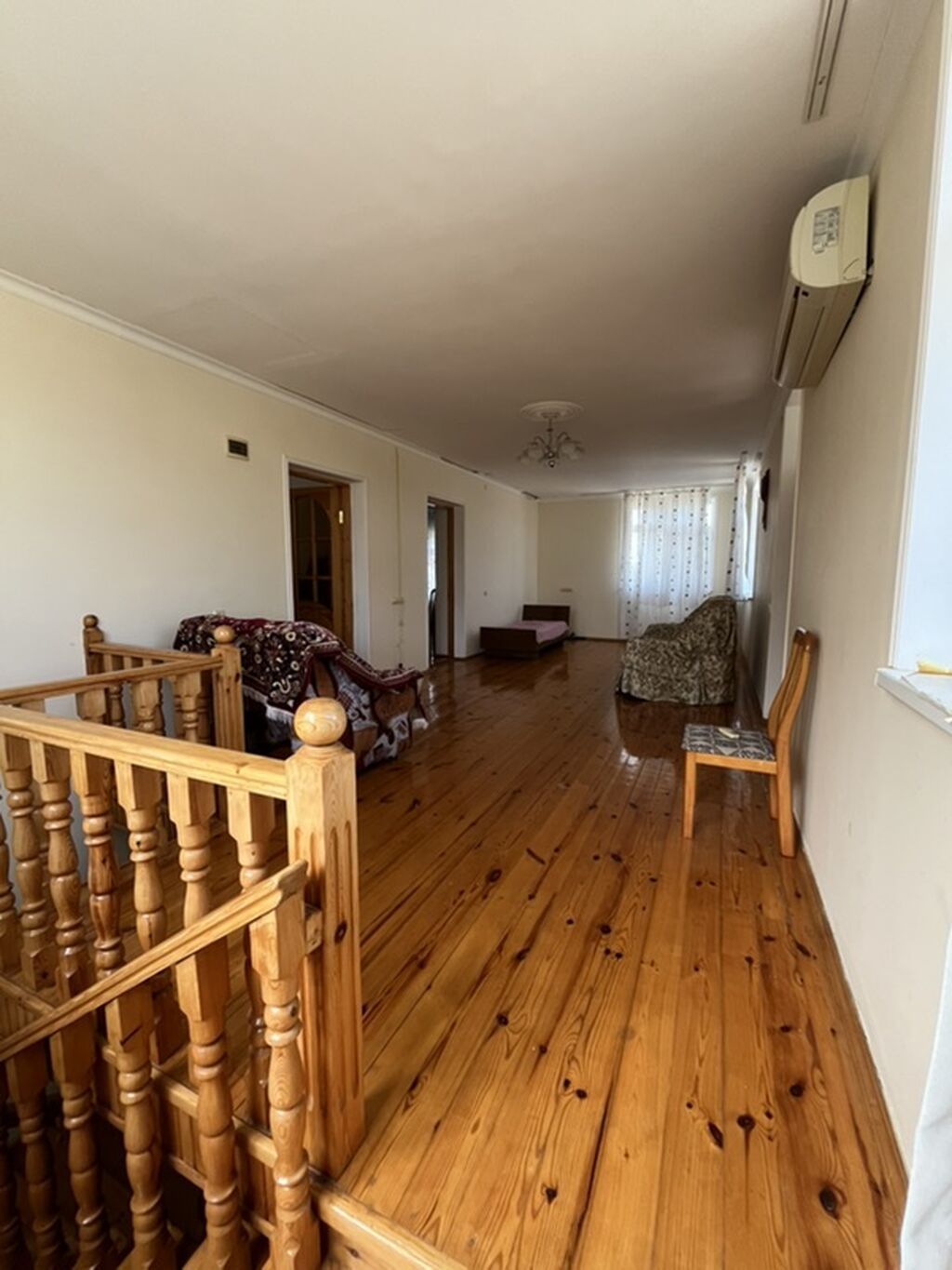 Saray 7 otaqlı, 260 kv. m, Orta təmir
