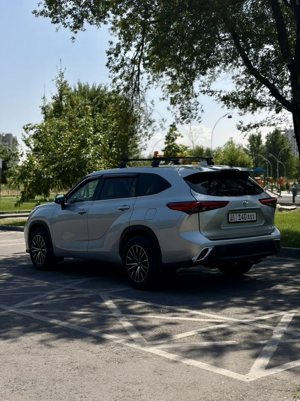 Toyota Highlander: 2021 г., 3.5 л, Автомат, Бензин, Кроссовер: фото 4