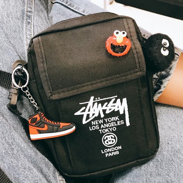 Сумки: Борсетка Stüssy
1000сом на lalafo.kg Борсетка Stüssy
1000сом в Дамак