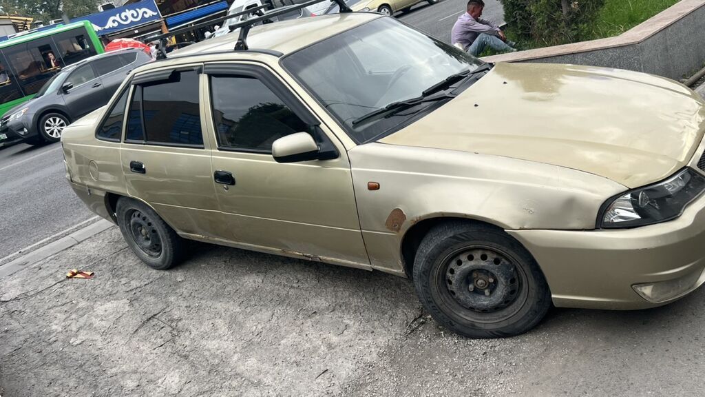 Daewoo Nexia: 2009 г., 1.5 л, Механика, Бензин, Седан: фото 2