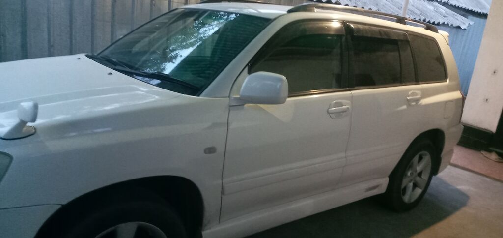 Toyota Kluger: 2001 г., 3 л, Автомат, Бензин, Кроссовер: фото 6