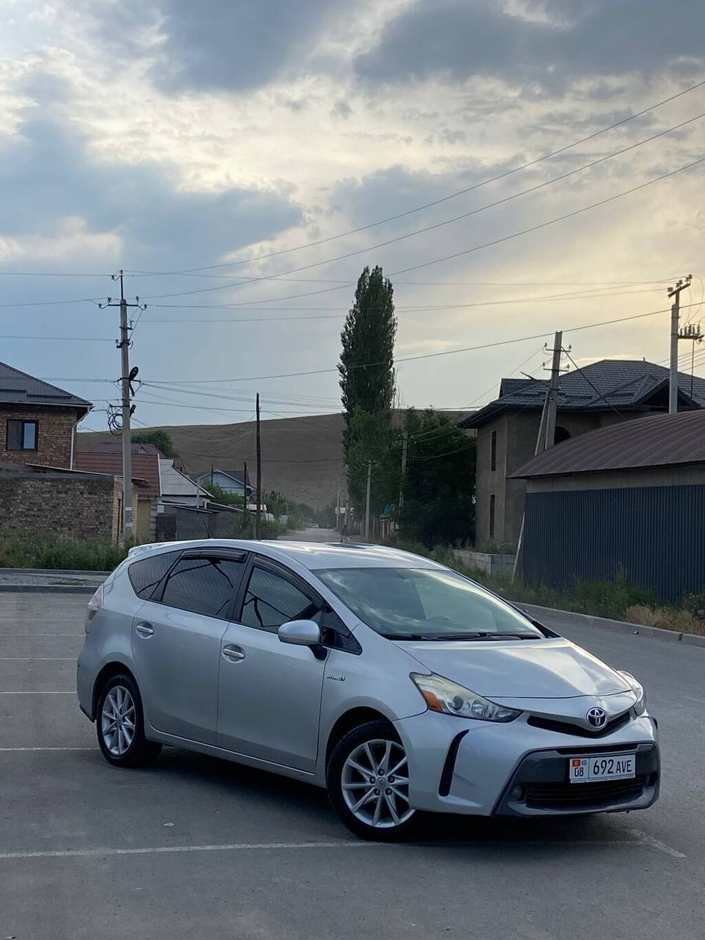 Toyota Prius V: 2016 г., 1.6 л, Гибрид, Универсал: фото 6