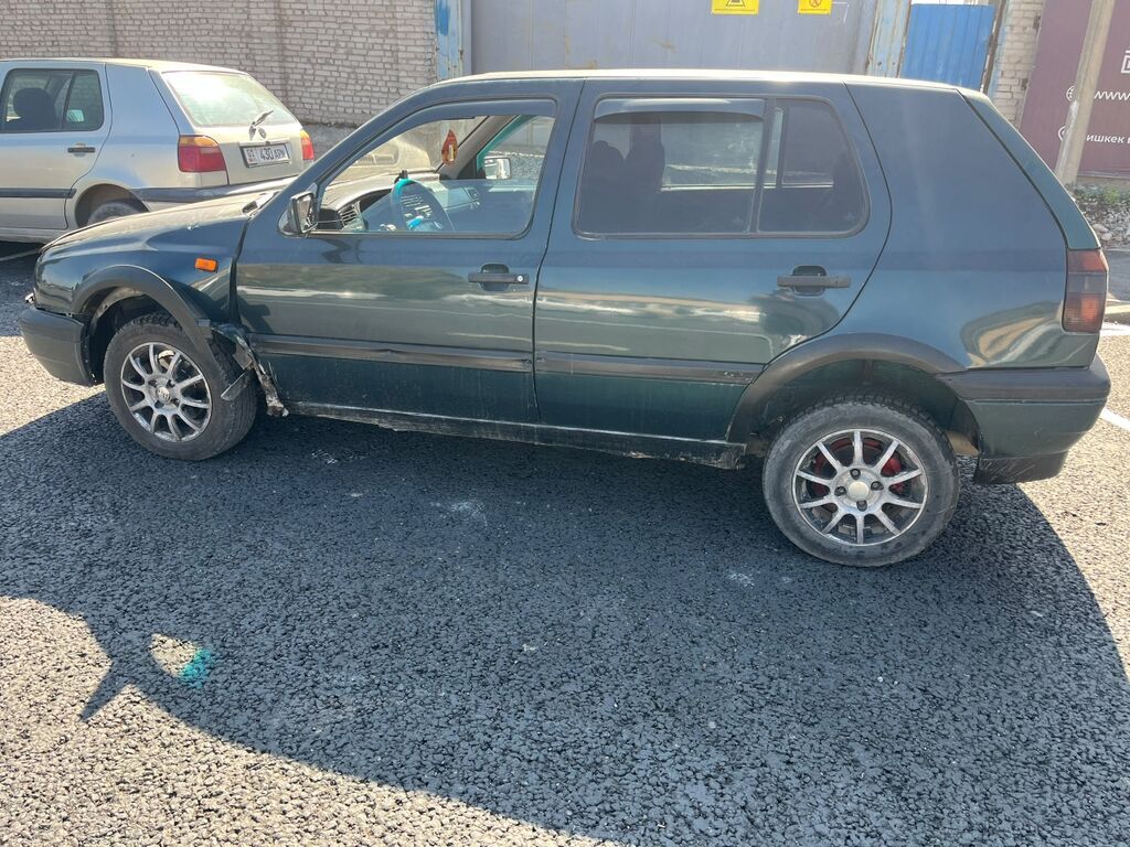 Volkswagen Golf: 1992 г., 1.8 л, Механика, Бензин, Хэтчбэк: фото 8