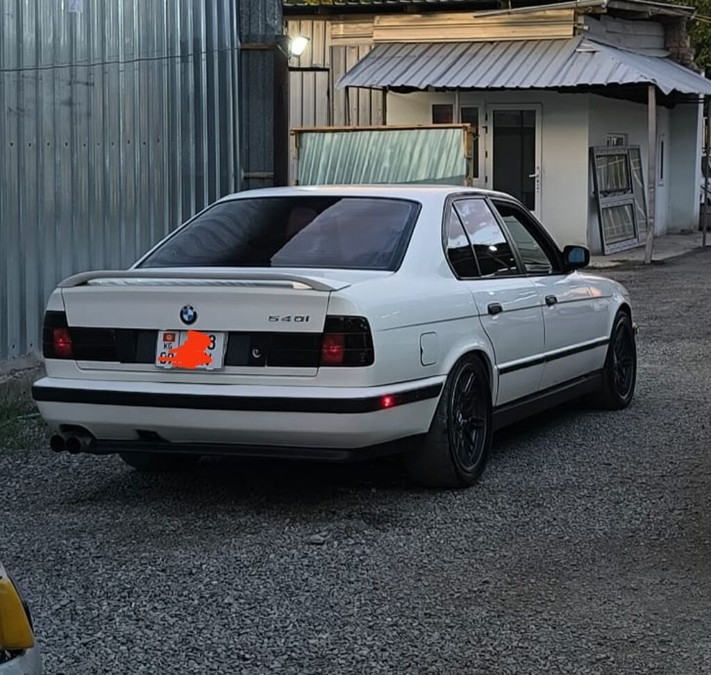 BMW 5 series: 1993 г., 4.4 л, Механика, Бензин, Седан: фото 2