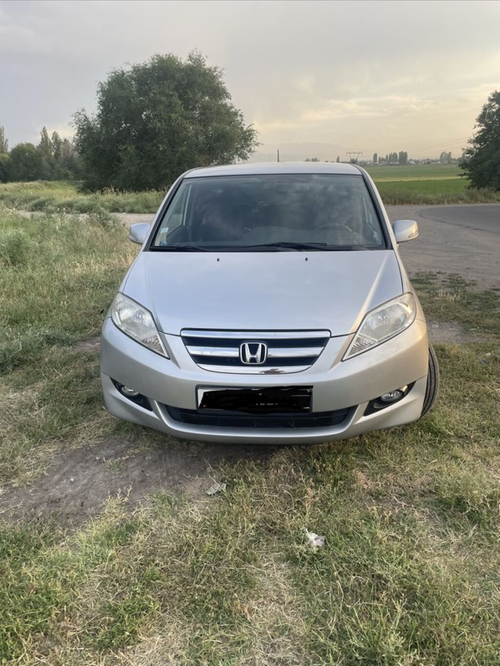 Honda FR-V: 2005 г., 1.7 л, Механика, Бензин, Хэтчбэк: фото 3