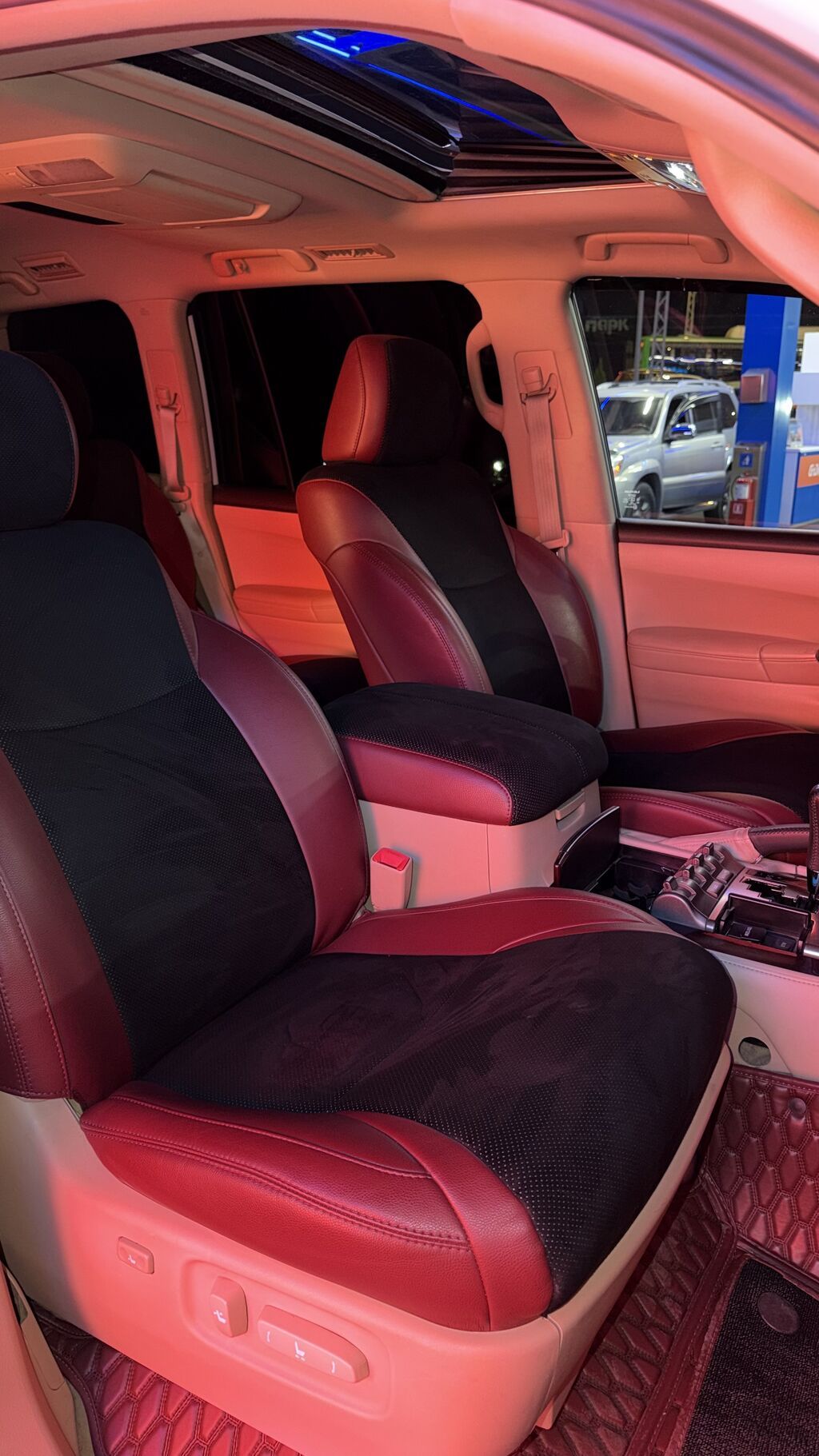Lexus LX: 2009 г., 5.7 л, Автомат, Бензин, Внедорожник: фото 7