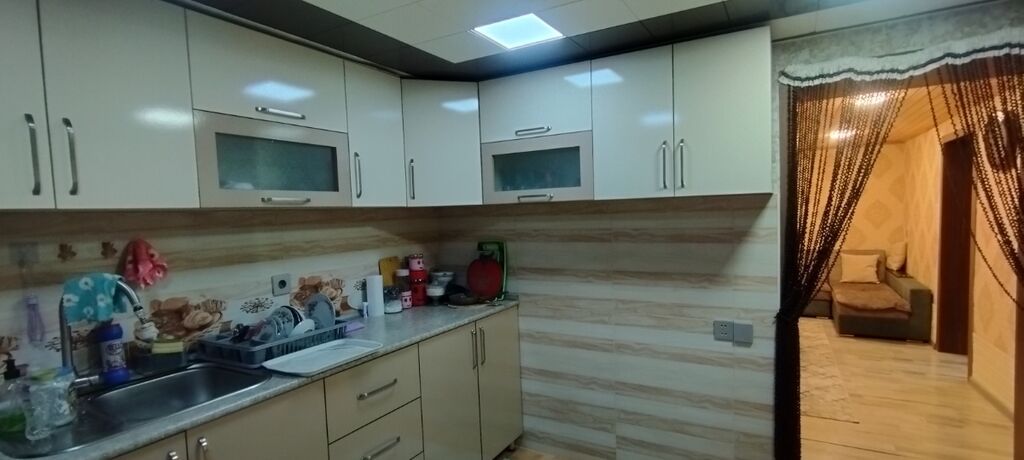 Bakı, Qaraçuxur qəs., 200 kv. m, 7 otaqlı, İnternet, Telefon, Qaz