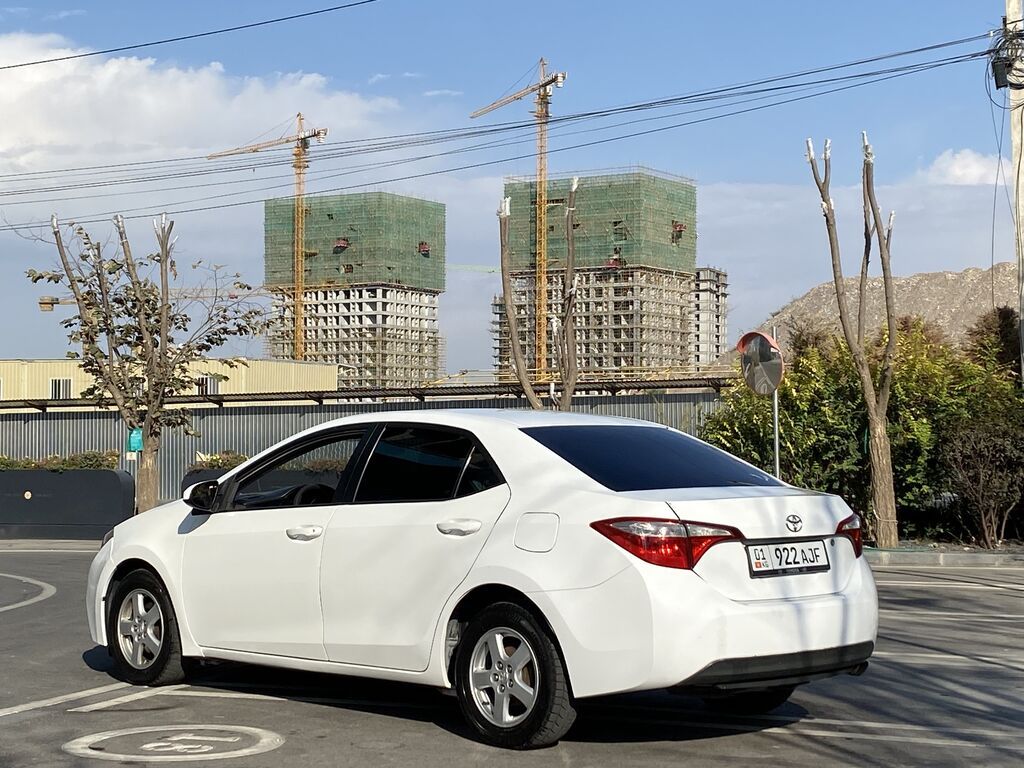 Toyota Corolla: 2014 г., 1.8 л, Автомат, Бензин, Седан: фото 3