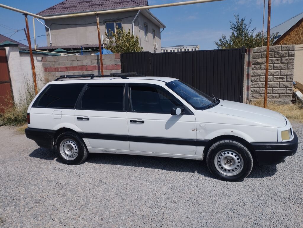 Volkswagen Passat: 1989 г., 1.8 л, Механика, Бензин, Универсал: фото 2