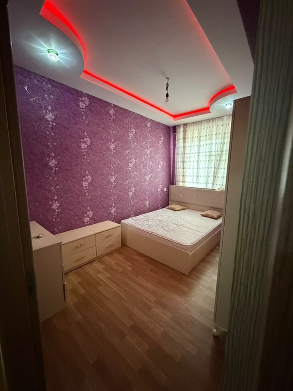 2 otaqlı mənzil – tam mebellı və texnikalı Plan və məkan: - Geniş