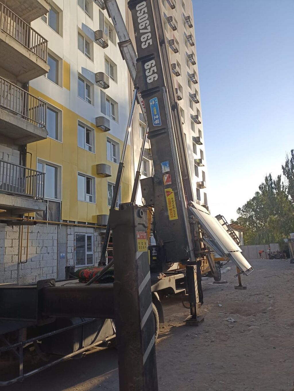 Услуги автолифта и автовышки в Бишкеке - Две единицы техники — фото 3