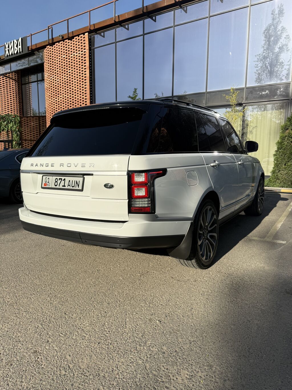 Land Rover Range Rover: 2014 г., 5 л, Автомат, Бензин, Внедорожник: фото 3