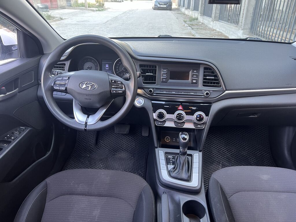 Hyundai Avante: 2019 г., 1.6 л, Автомат, Газ, Седан: фото 2