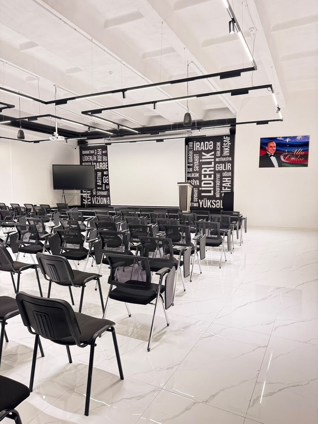 Konfrans & Görüş Zalı Saatlıq İcarəyə Verilir Təlim, seminar