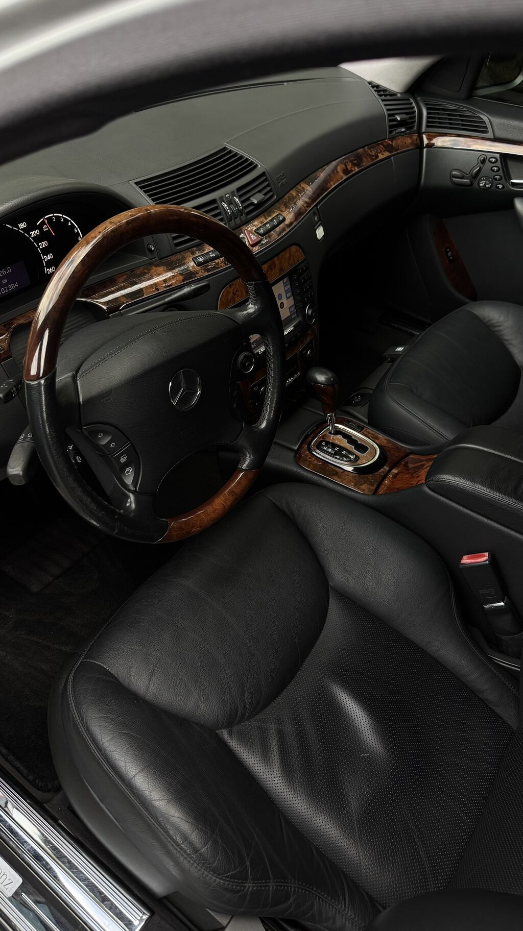 Mercedes-Benz 220: 2003 г., 3.7 л, Автомат, Бензин, Седан: фото 5