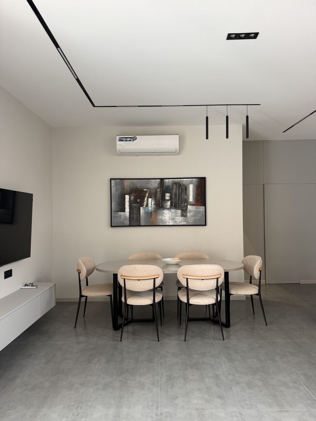 280 kv. m, 4 otaqlı, İşıq, Su, İnternet