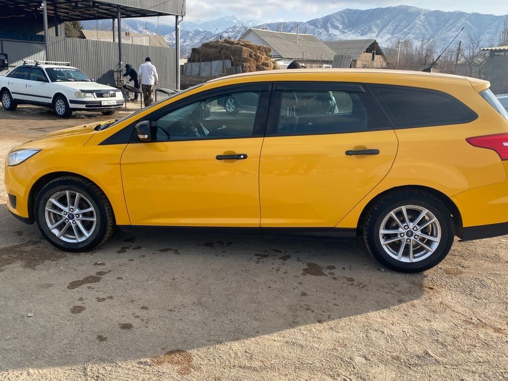 Ford Focus: 2015 г., Механика, Бензин, Хэтчбэк: фото 7