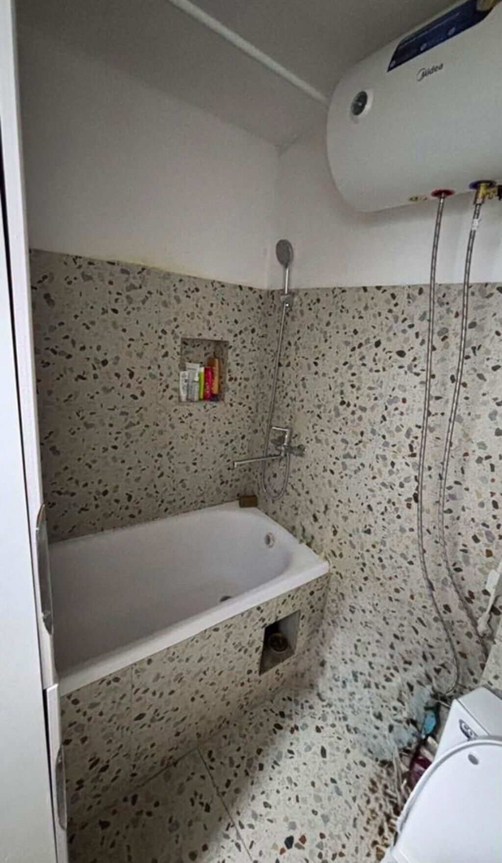 3 комнаты, 57 м², 6 мкр 104 серия, 2 этаж, Косметический ремонт: фото 2