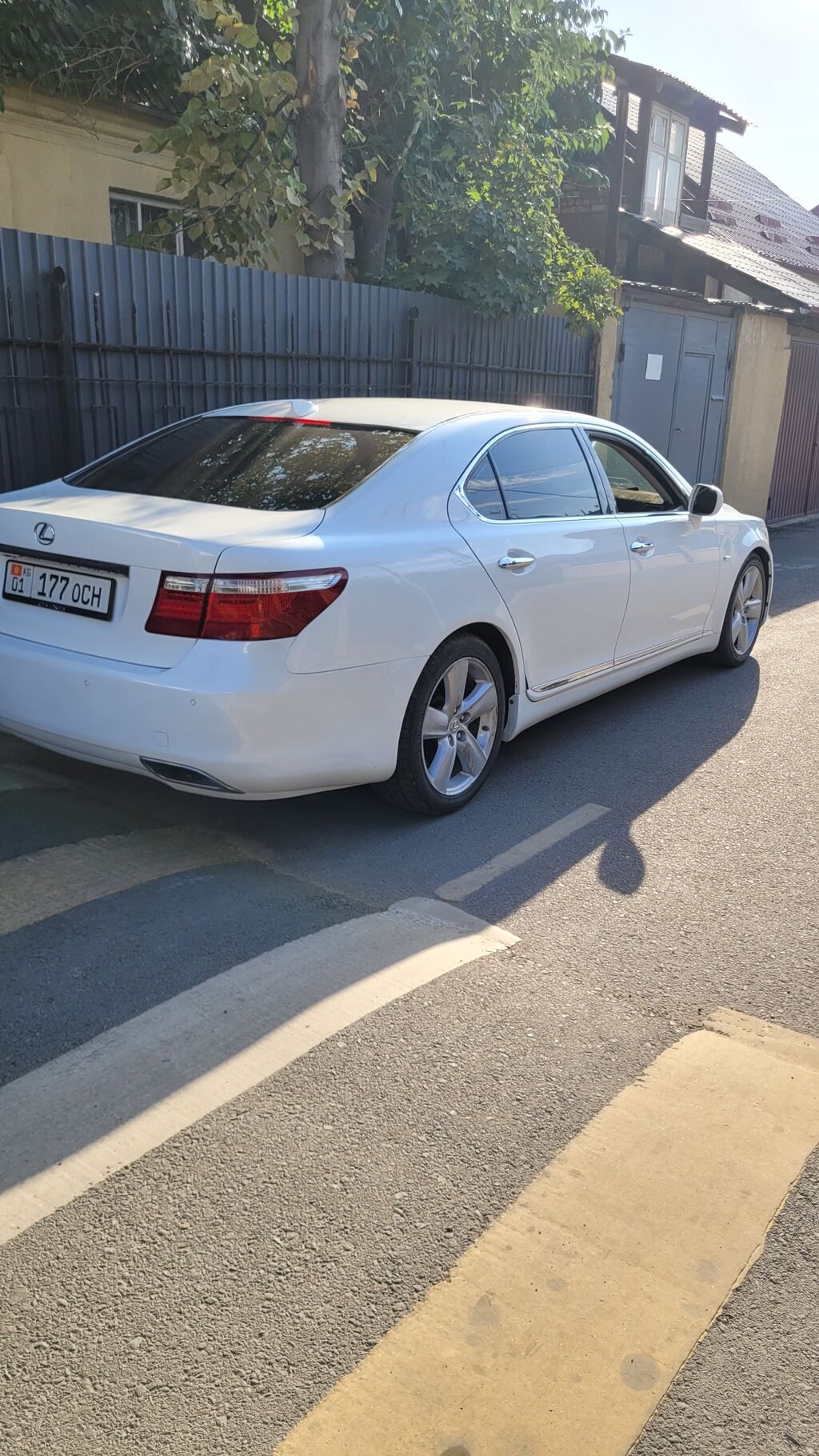 Lexus LS: 2008 г., 4.6 л, Автомат, Бензин, Седан: фото 3