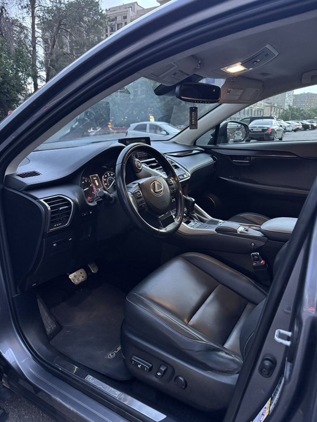 Lexus NX: 2018 г., 2 л, Автомат, Бензин, Кроссовер: фото 7