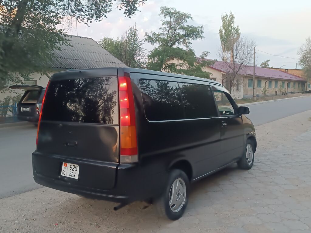 Honda Stepwgn: 2001 г., 2 л, Автомат, Минивэн: фото 4