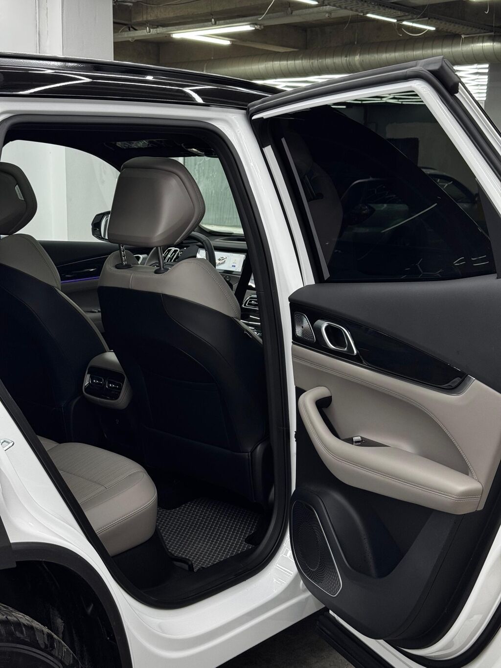 Geely Atlas Pro: 2025 г., 1.5 л, Робот, Бензин, Кроссовер: фото 3