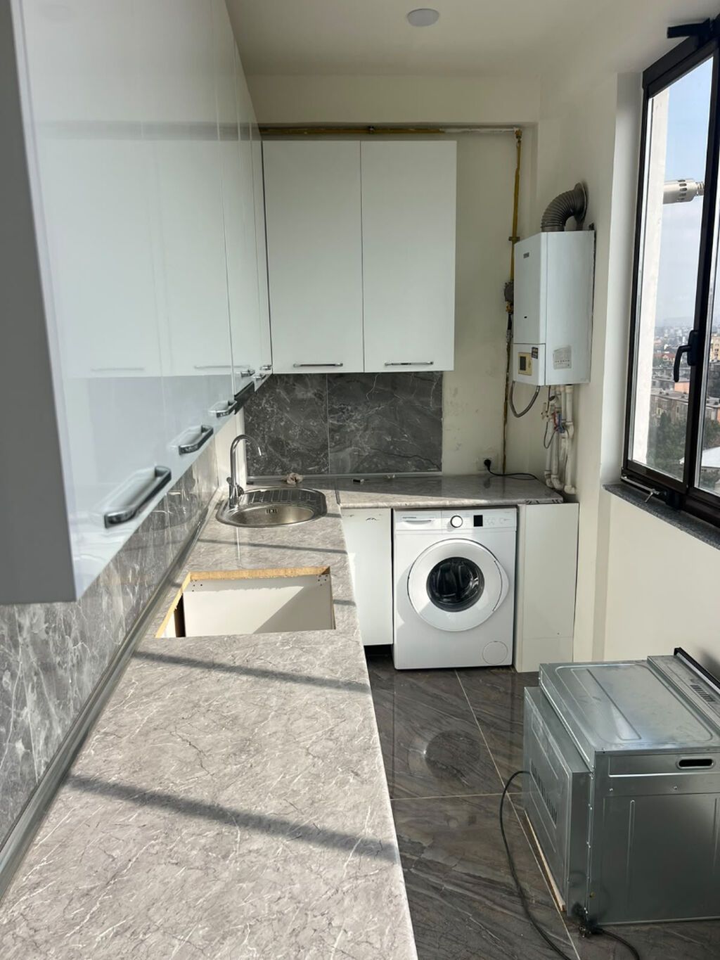 3 otaqlı, Yeni tikili, 105 kv. m