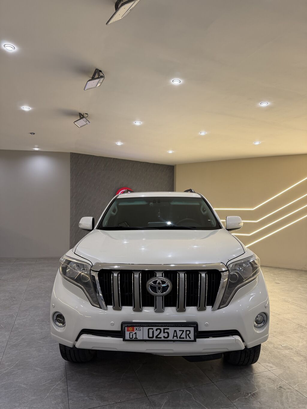 Toyota Land Cruiser Prado: 2011 г., 3 л, Автомат, Дизель, Внедорожник: фото 2