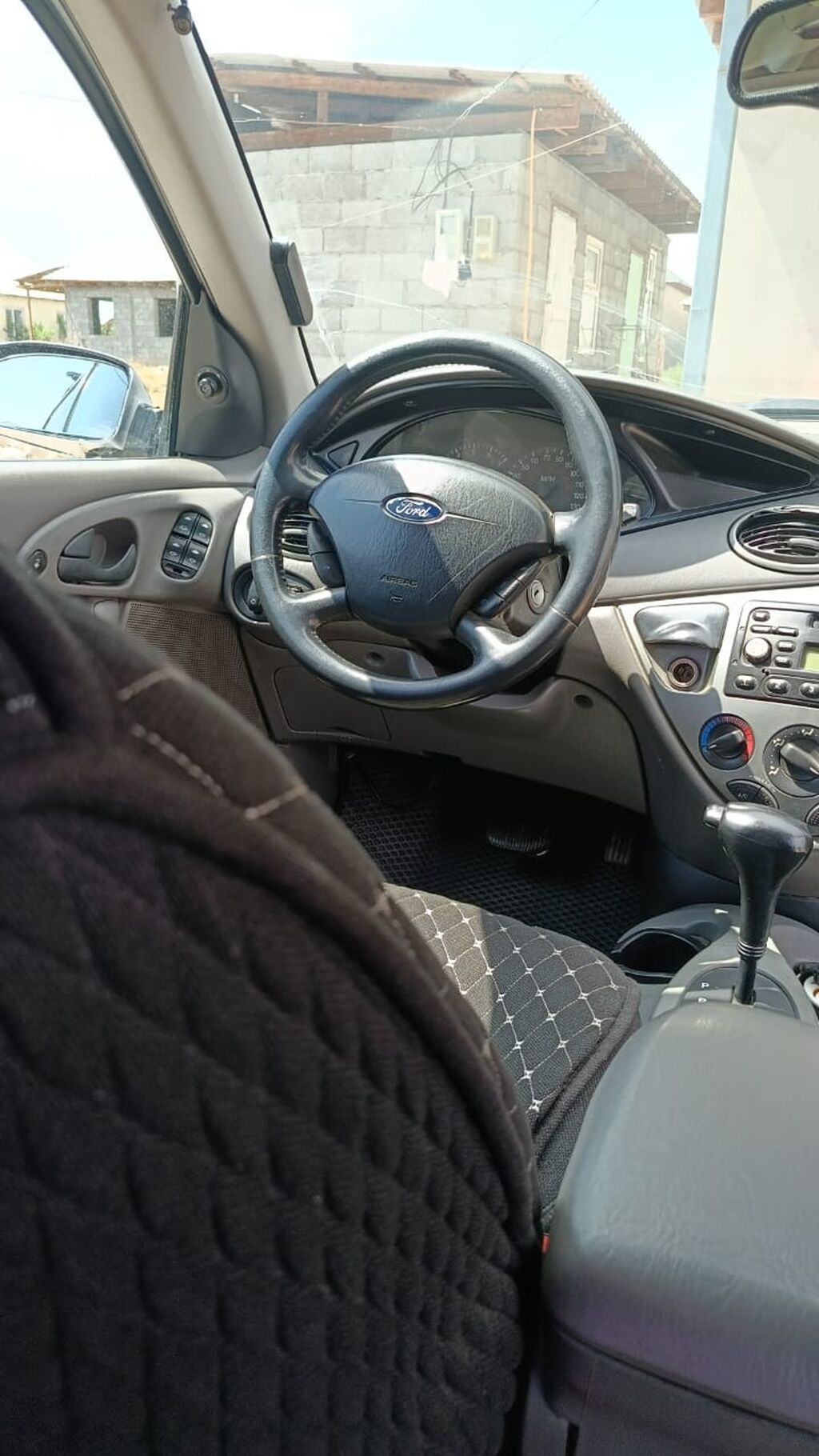 Ford Focus: 2001 г., 2 л, Автомат, Бензин, Седан: фото 6
