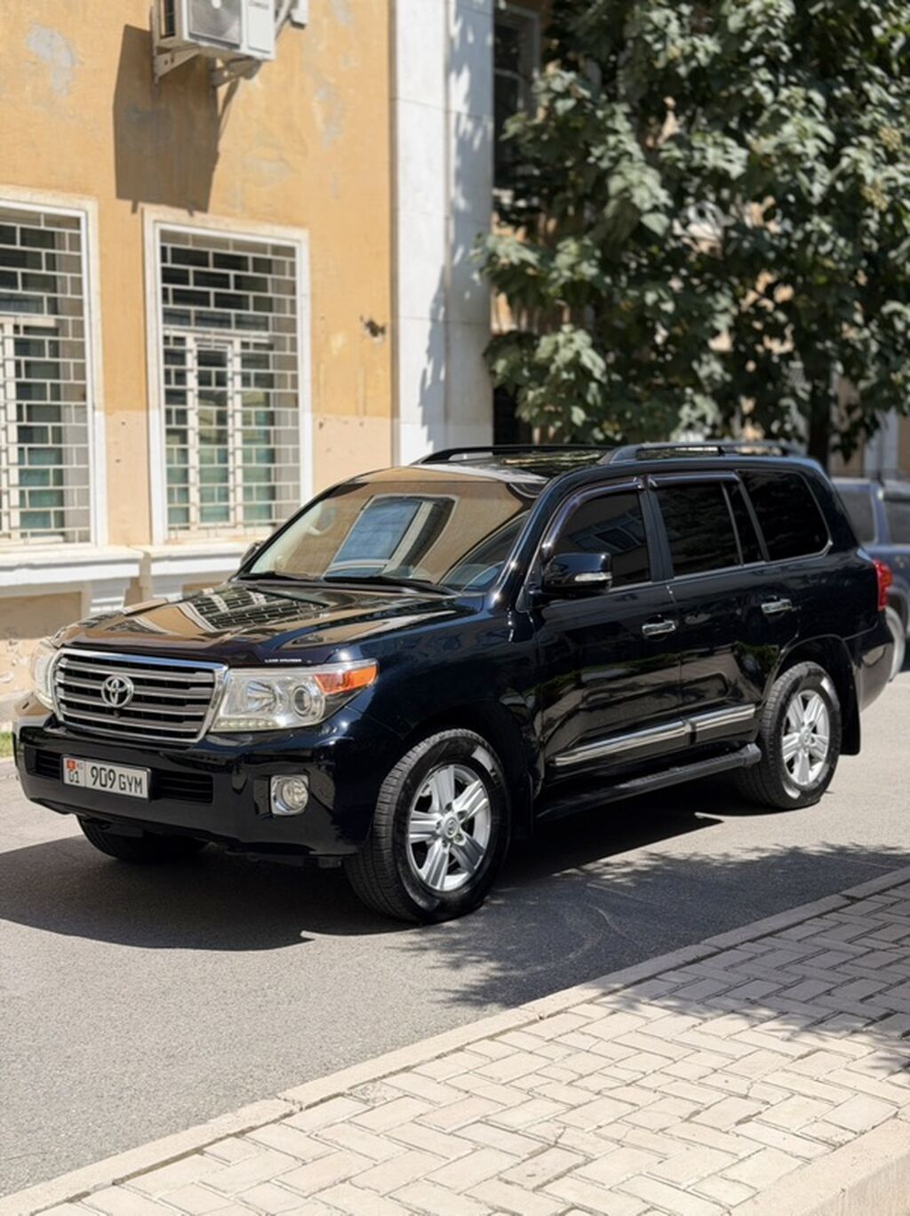 Toyota Land Cruiser: 2012 г., 4.5 л, Автомат, Дизель, Внедорожник: фото 3