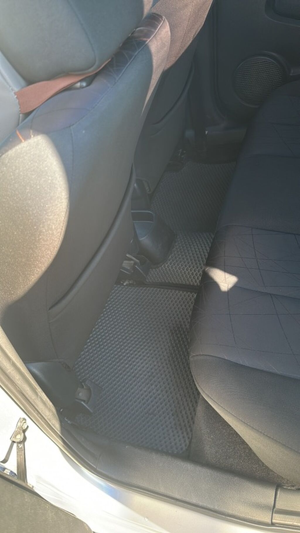 Mazda 2: 2013 г., 1.5 л, Автомат, Бензин, Хэтчбэк: фото 7