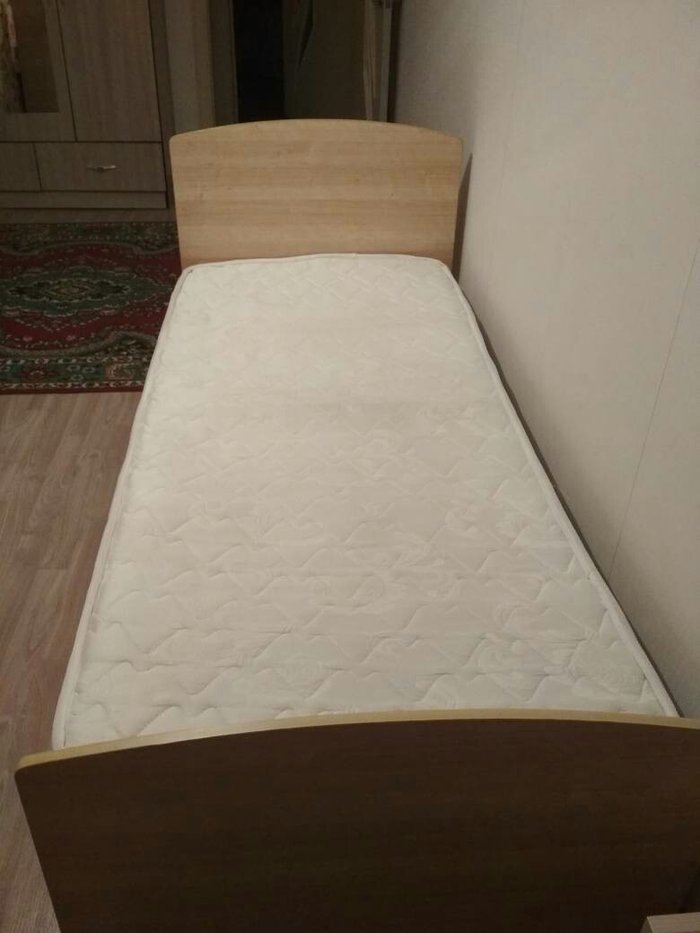 Кровать односпальная старого образца