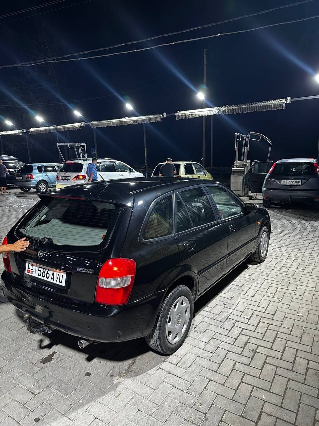 Mazda 323: 2001 г., 1.6 л, Механика, Бензин, Седан: фото 5