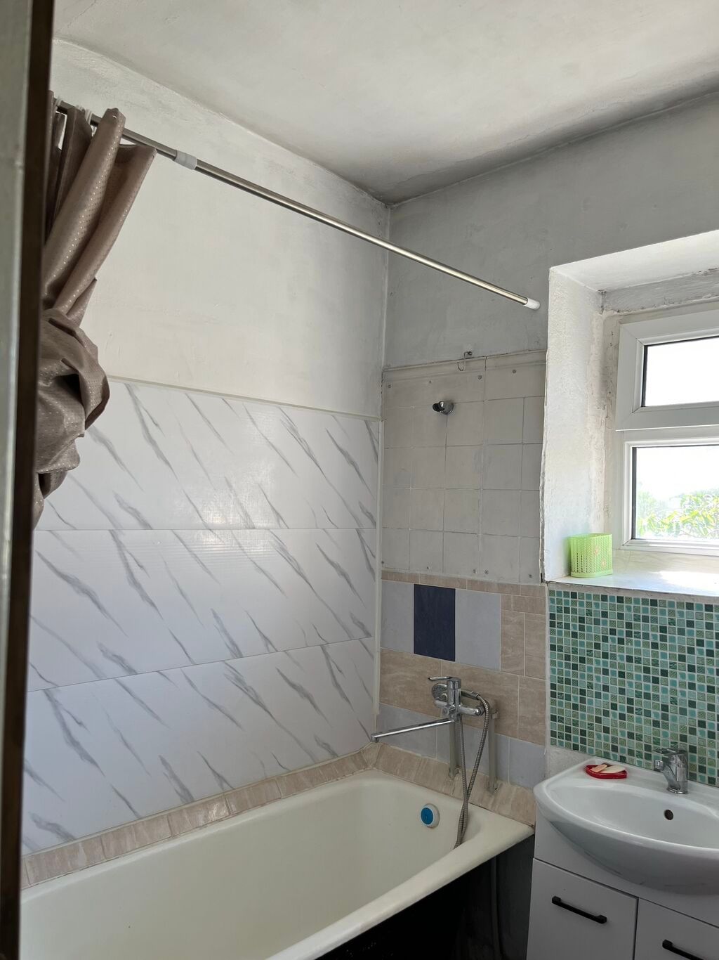 Продаю2 комнатная квартира Аламедин -1 городок энергетиков 5/5 этаж: фото 2