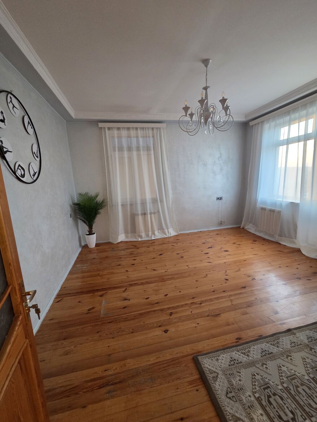 Bakı, 9-cu mikrorayon, 7 otaqlı, Köhnə tikili, m. Memar Əcəmi, 250 kv. m