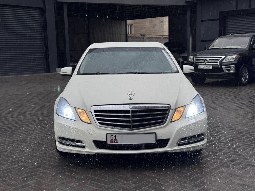 Mercedes-Benz E-Class: 2012 г., 3.5 л, Автомат, Бензин, Седан: фото 3