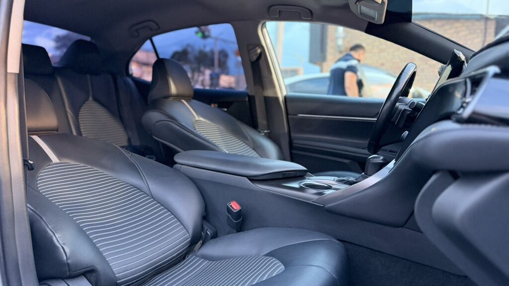 Toyota Camry: 2020 г., 2.5 л, Автомат, Бензин, Седан — фото 6