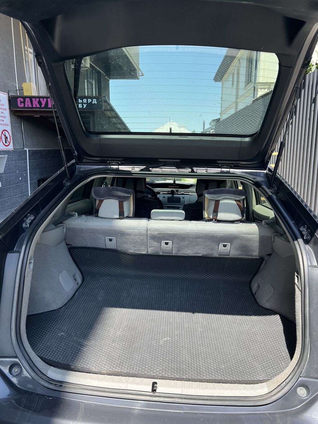 Toyota Prius: 2013 г., 1.8 л, Вариатор, Гибрид, Хэтчбэк: фото 6