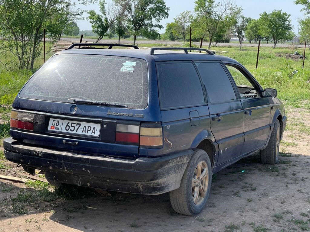Volkswagen Passat Variant: 1990 г., 1.8 л, Механика, Бензин, Универсал — фото 5