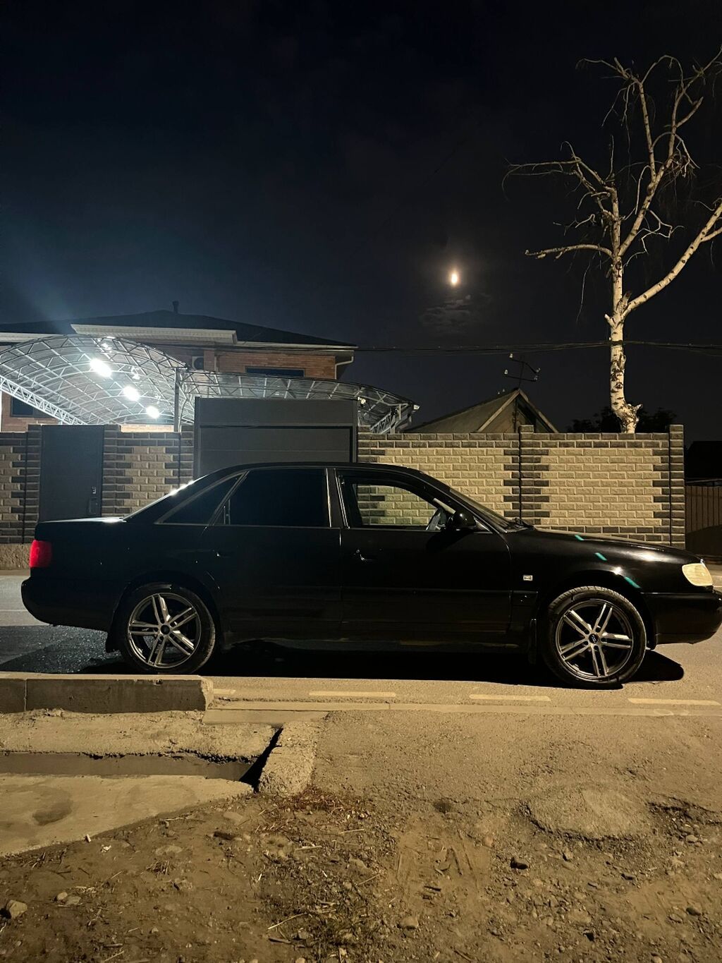 Audi 100: 1994 г., 2 л, Механика, Бензин, Седан: фото 3