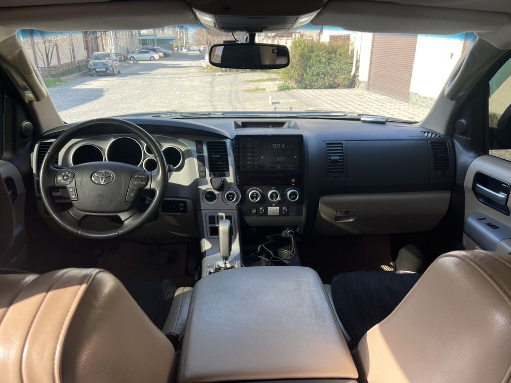 Toyota Sequoia: 2008 г., 5.7 л, Автомат, Бензин, Внедорожник — фото 7