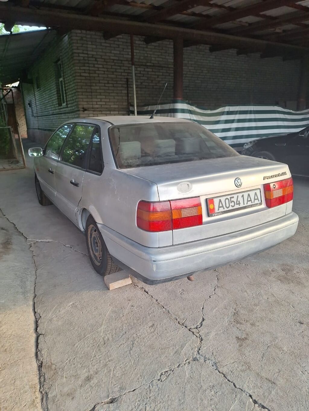 Volkswagen Passat: 1994 г., 2 л, Механика, Седан: фото 4