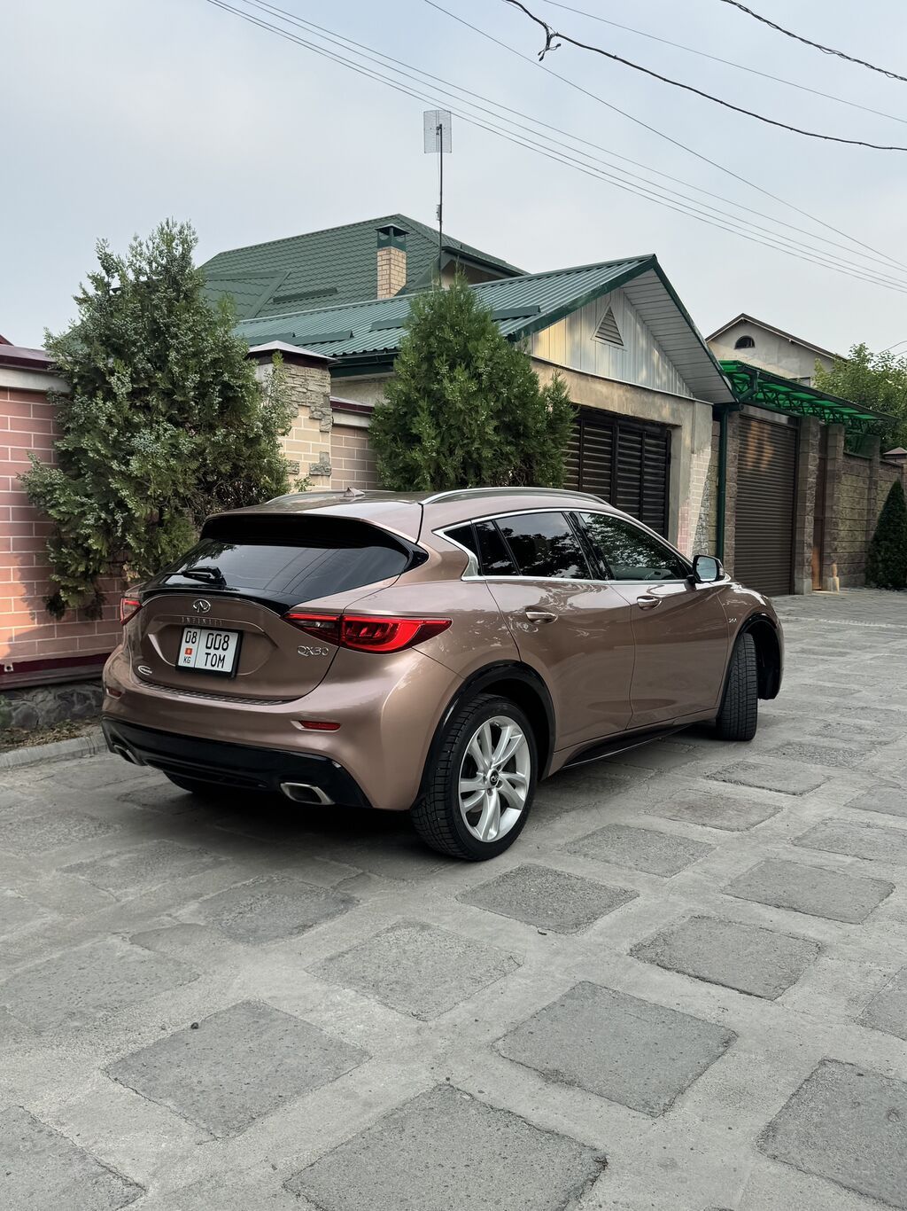 Infiniti : 2018 г., 2 л, Робот, Бензин, Кроссовер: фото 8