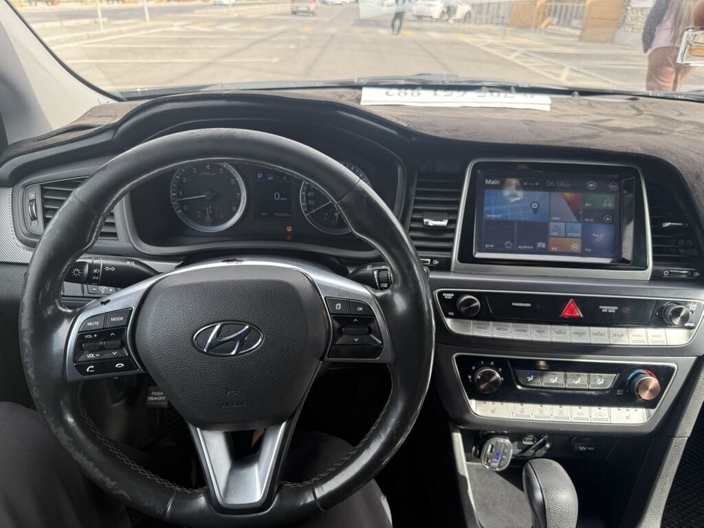 Hyundai Sonata: 2018 г., 2 л, Автомат, Бензин, Седан: фото 5