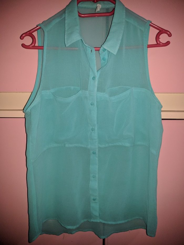 Košulje i bluze: Bershka tirkizno plava košulja, u odličnom stanju, veličina S. na lalafo.rs Bershka tirkizno plava košulja, u odličnom stanju, veličina S. - Leskovac
