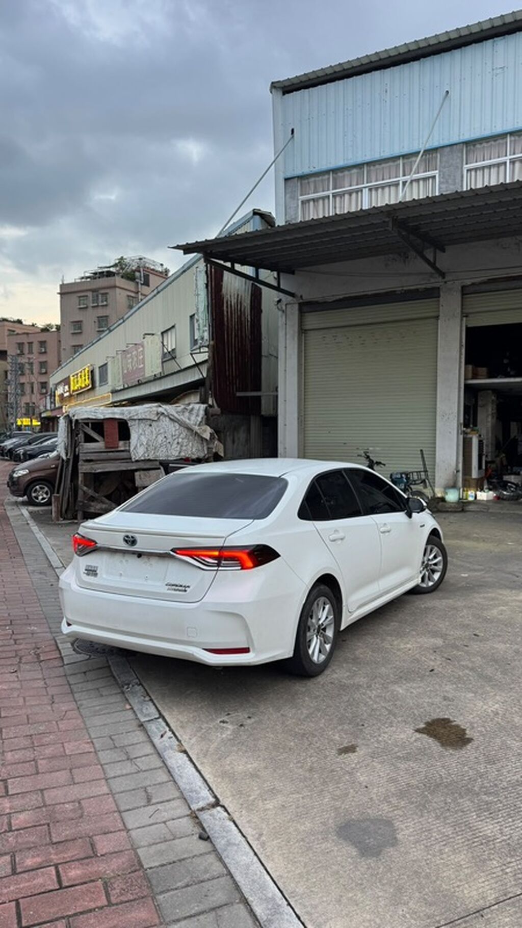 Toyota Corolla Hybrid 2023, седан, 1.8 л: фото 4