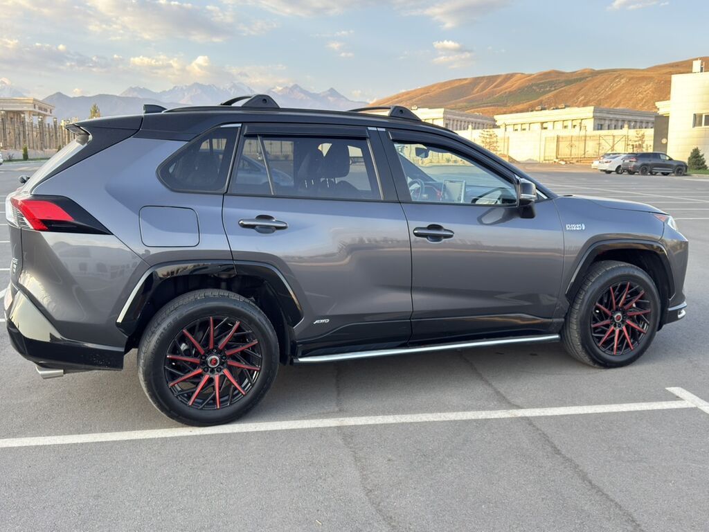 Toyota RAV4: 2021 г., 2.5 л, Гибрид, Кроссовер: фото 2