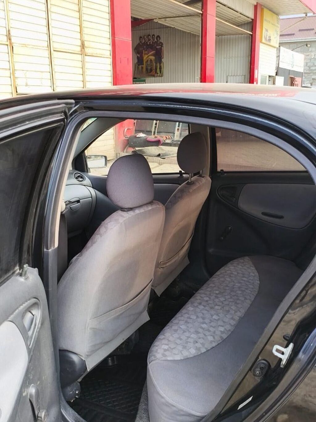 Toyota Echo: 2000 г., 1.5 л, Автомат, Бензин, Седан: фото 7