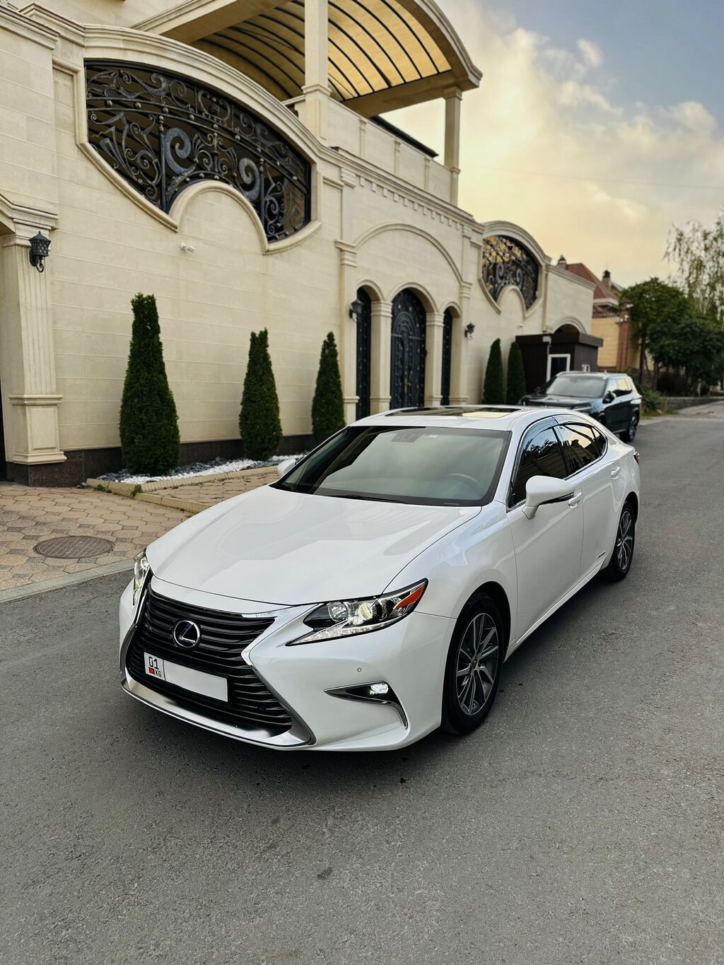 Lexus ES: 2016 г., 2.5 л, Автомат, Бензин: фото 1
