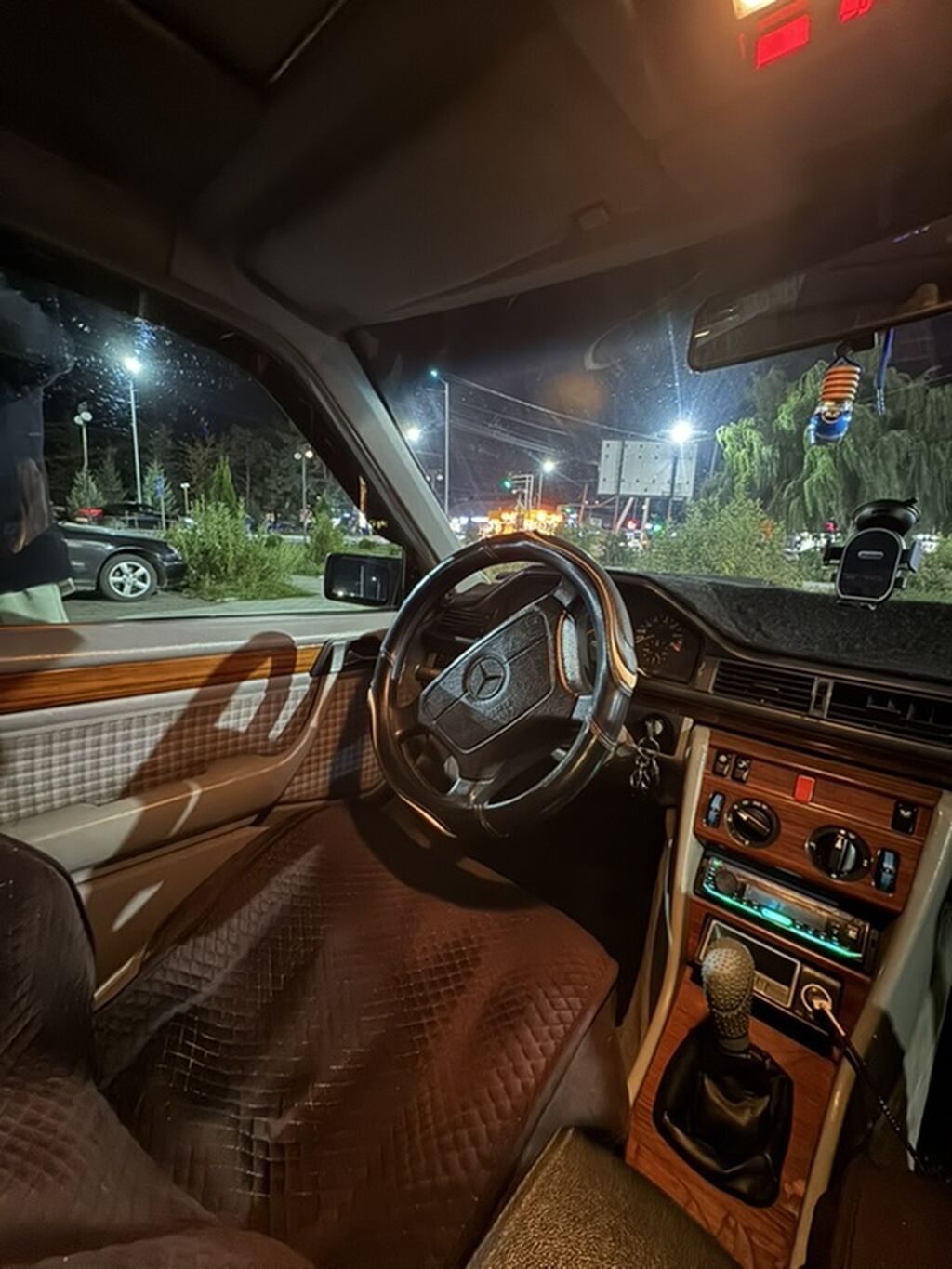 Mercedes-Benz W124: 1994 г., 2.2 л, Механика, Бензин, Седан: фото 5
